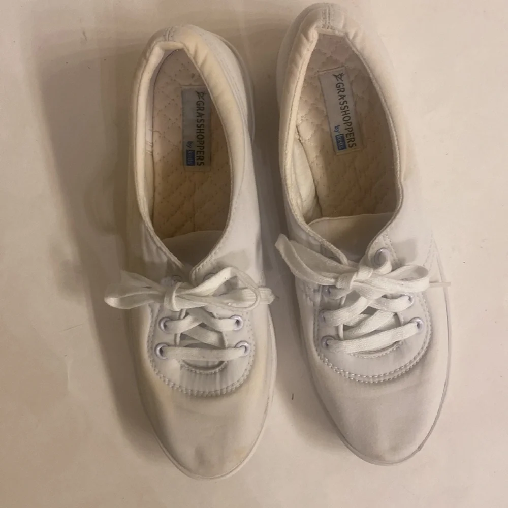 GRASSHOPPERS by KEDS White Cotton Twill Lace Up Sneakers Size 8 EUC lcsr